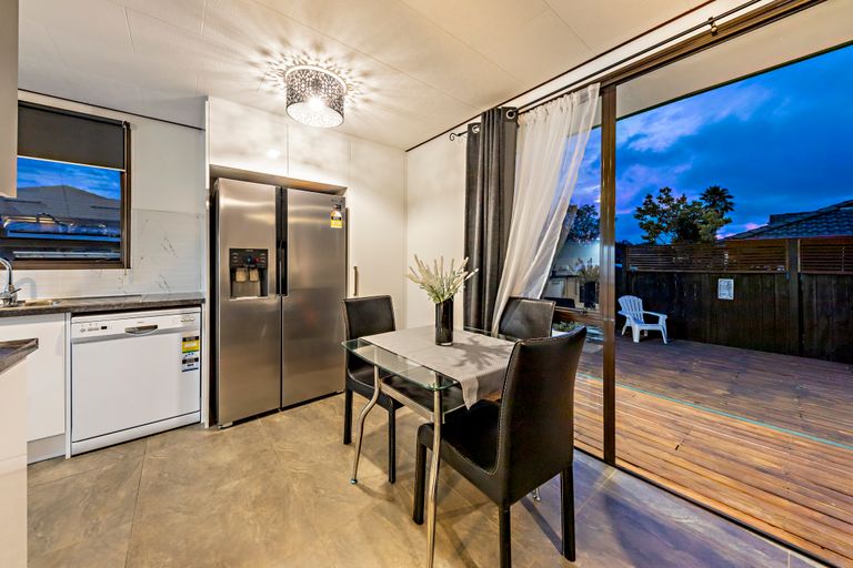 Photo of property in 18 Horlicks Place, Randwick Park, Auckland, 2105