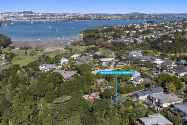 Photo of property in 24a Seaview Avenue, Northcote, Auckland, 0627
