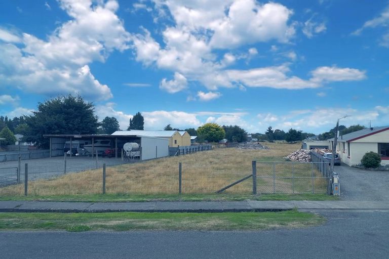 Photo of property in 7 Russell Esplanade, Otautau, 9610