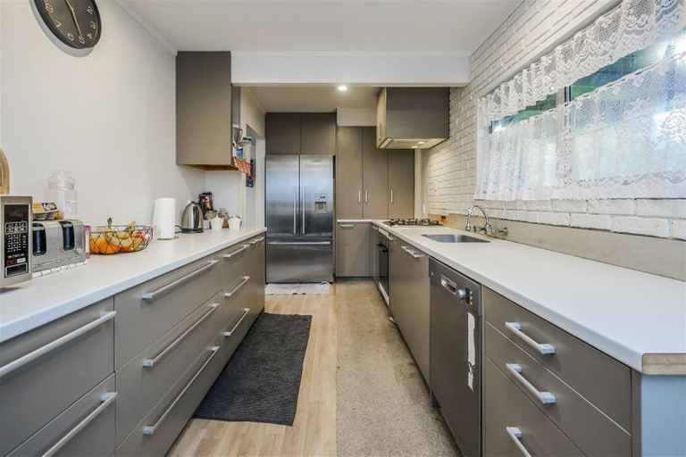 Photo of property in 19 Zodiac Street, Henderson, Auckland, 0610