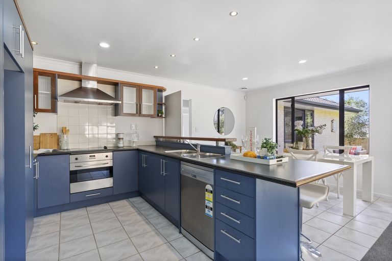 Photo of property in 8 Corrofin Drive, East Tamaki, Auckland, 2013