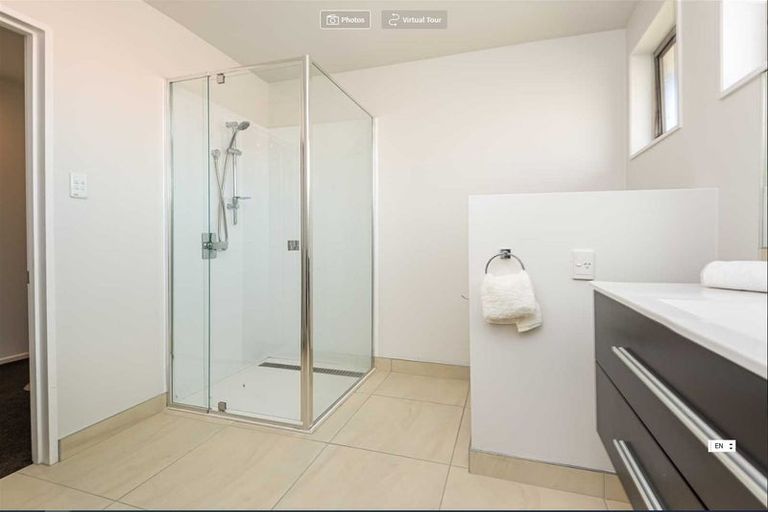 Photo of property in 32 Ambleside Drive, Burnside, Christchurch, 8053