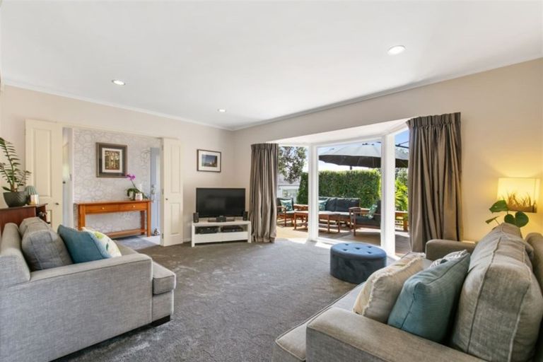 Photo of property in 97 Stott Avenue, Birkdale, Auckland, 0626