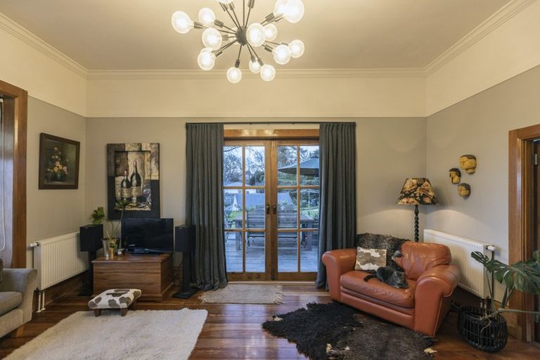 Photo of property in 16 Brewster Street, Bluff Hill, Napier, 4110