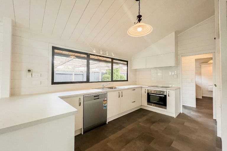 Photo of property in 41 Delamare Road, St Andrews, Hamilton, 3200