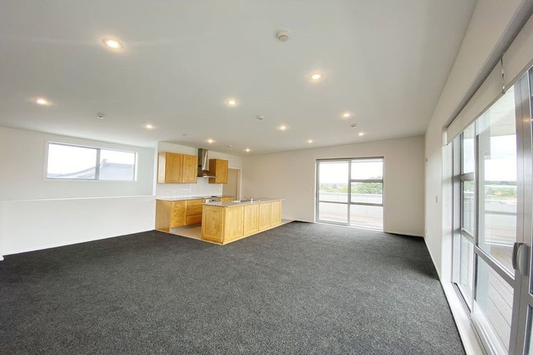 Photo of property in 1/63 Kestev Drive, Flat Bush, Auckland, 2016