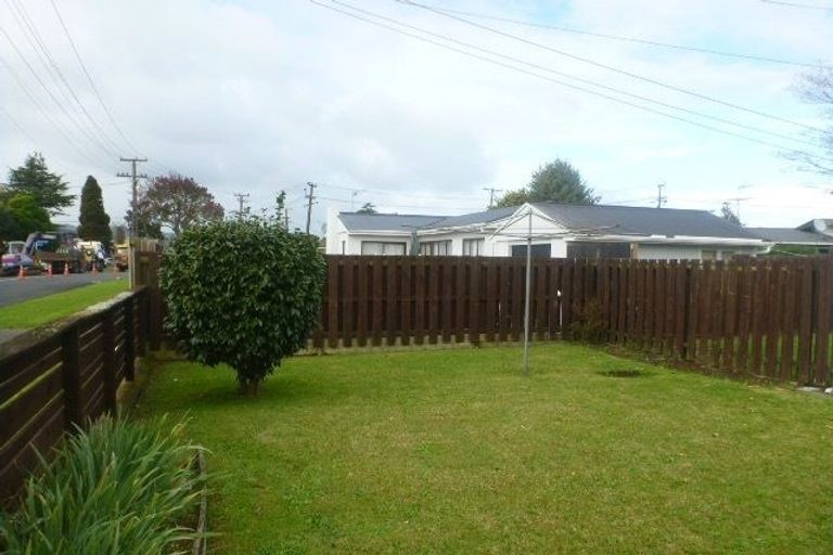 Photo of property in 1/35 Kelvin Road, Papakura, 2110