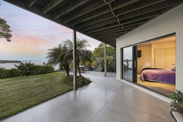 Photo of property in 93 Tiri Road, Tindalls Beach, Whangaparaoa, 0930