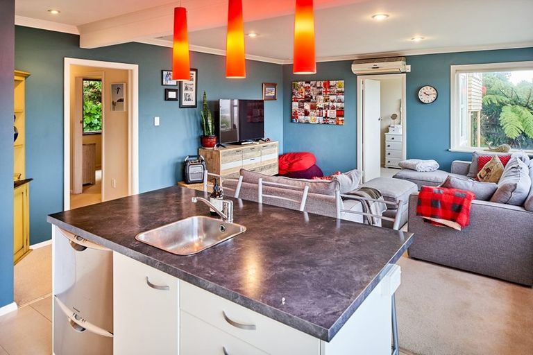 Photo of property in 4 Gaskill Grove, Harbour View, Lower Hutt, 5010