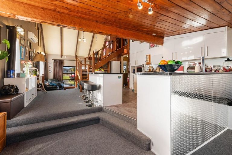 Photo of property in 10 Urquhart Place, Fairy Springs, Rotorua, 3015