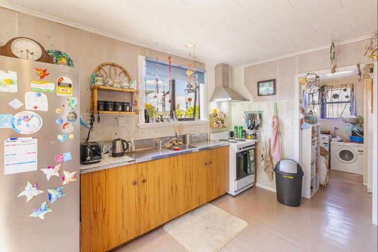 Photo of property in 34 Waverley Street, Waipawa, 4210