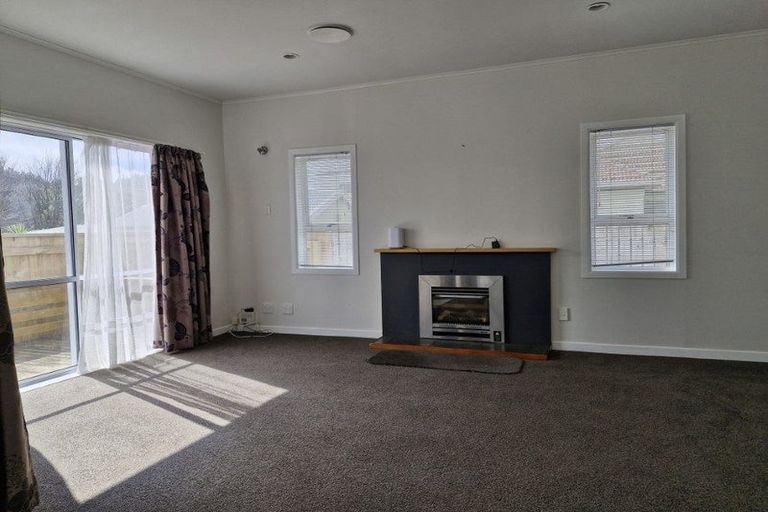 Photo of property in 33 Upjohn Street, Brooklands, New Plymouth, 4310