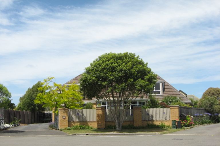 Photo of property in 3 De Courcy Place, Avondale, Christchurch, 8061