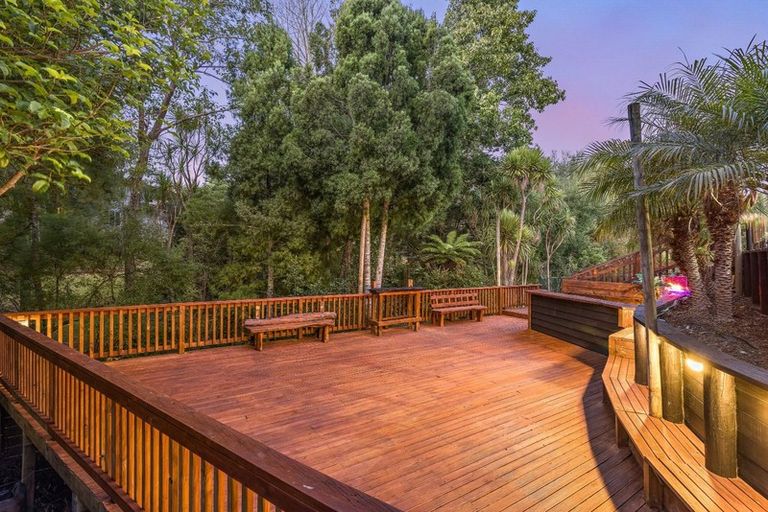 Photo of property in 5 Oakford Park Crescent, Greenhithe, Auckland, 0632