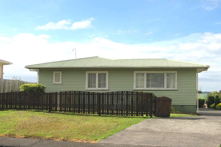 Photo of property in 14a Harmel Road, Glendene, Auckland, 0602