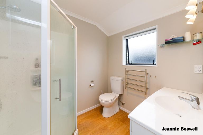 Photo of property in 40 Tennyson Avenue, Kelvin Grove, Palmerston North, 4414