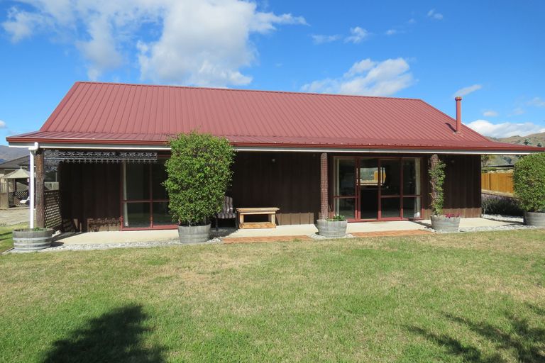 Photo of property in 2 Waenga Drive, Cromwell, 9310