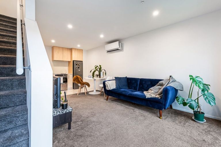 Photo of property in 1/83 Vodanovich Road, Te Atatu South, Auckland, 0610