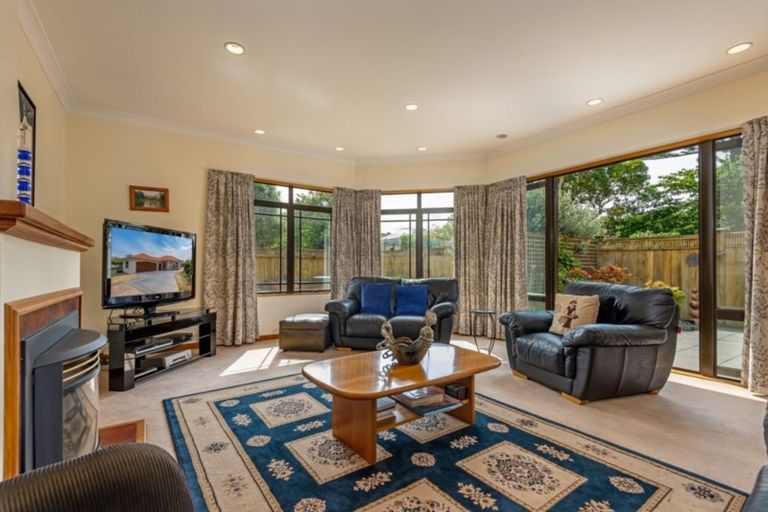 Photo of property in 2 Heritage Place, Terrace End, Palmerston North, 4410