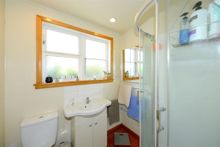 Photo of property in 2/7 Wilmot Street, Northcote, Christchurch, 8052