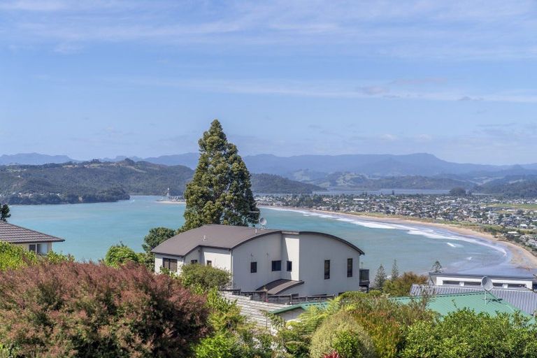 Photo of property in 105 Centennial Drive, Whitianga, 3510