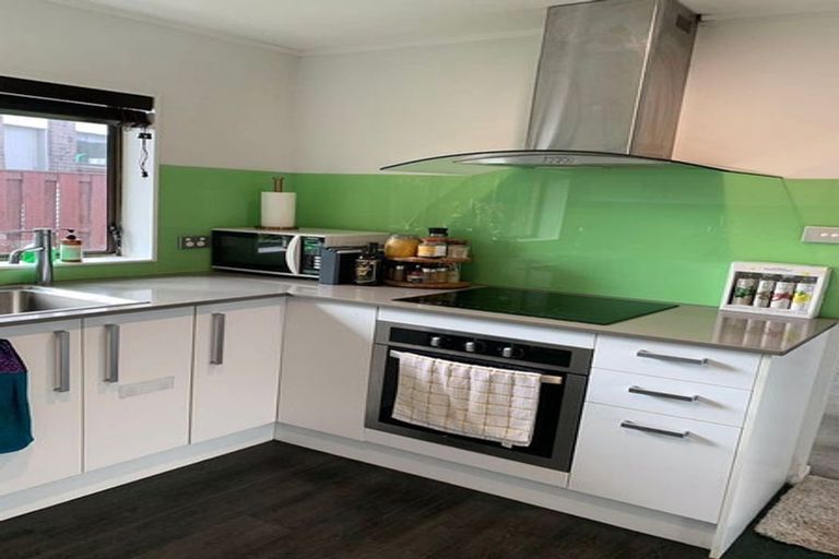 Photo of property in 2/116 Bucklands Beach Road, Bucklands Beach, Auckland, 2012