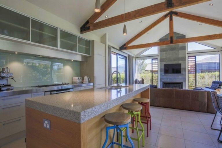Photo of property in 2 Buckler Court, Jacks Point, Queenstown, 9371