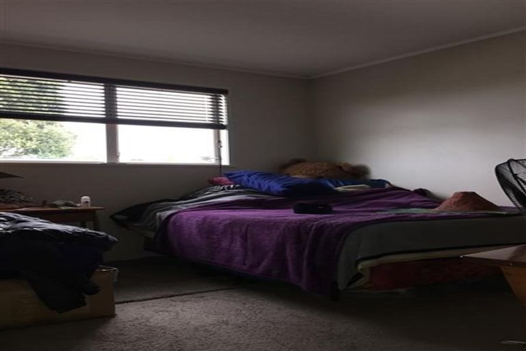 Photo of property in 90 Riverpark Crescent, Henderson, Auckland, 0610