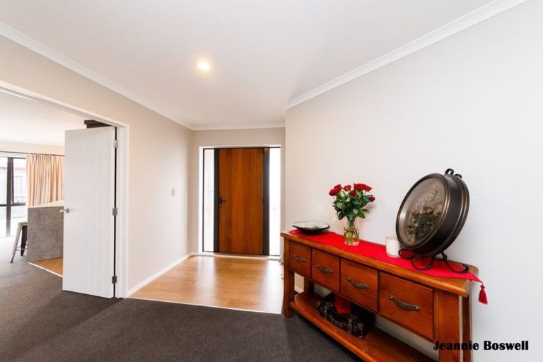 Photo of property in 40 Tennyson Avenue, Kelvin Grove, Palmerston North, 4414