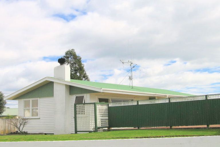 Photo of property in 110 Kingswood Road, Brookfield, Tauranga, 3110