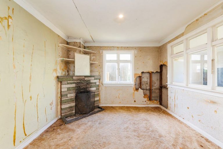 Photo of property in 19 Beach Street, Tangimoana, 4822