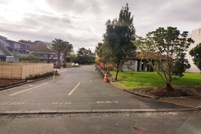 Photo of property in 8a/30 Westward Ho, Glen Eden, Auckland, 0602