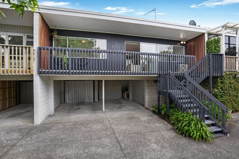 Photo of property in 2/18 Bevyn Street, Castor Bay, Auckland, 0620