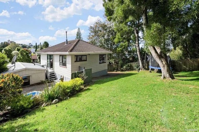 Photo of property in 8 Midgley Road, West Harbour, Auckland, 0618