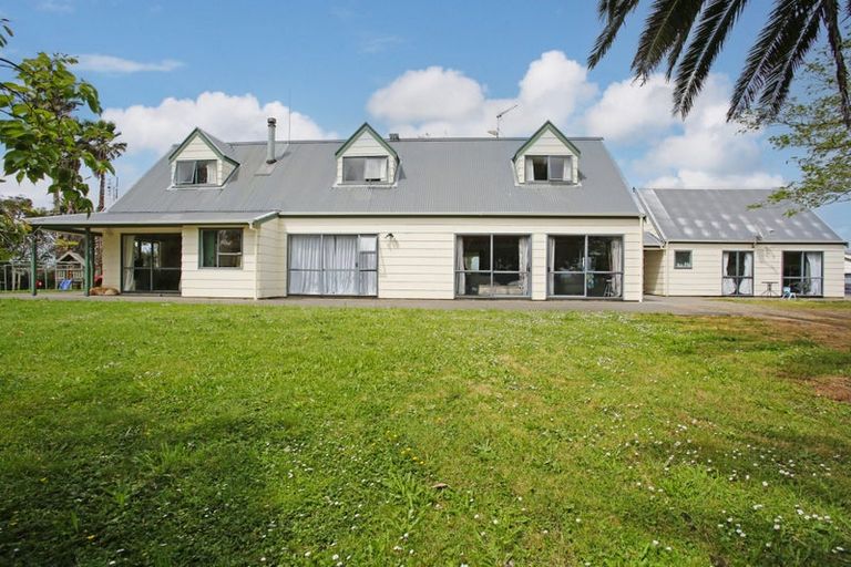 Photo of property in 42 Codlin Road, Waiuku, 2683