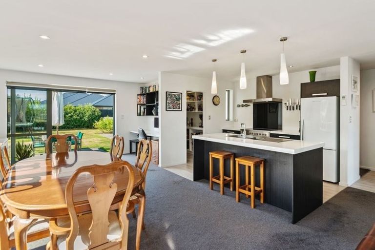 Photo of property in 28 Gosling Crescent, Halswell, Christchurch, 8025