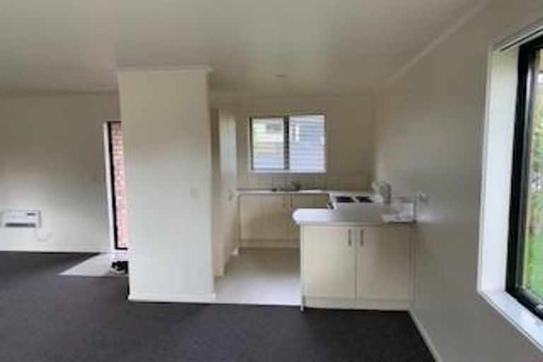 Photo of property in 6 Claywest Place, Glen Eden, Auckland, 0602