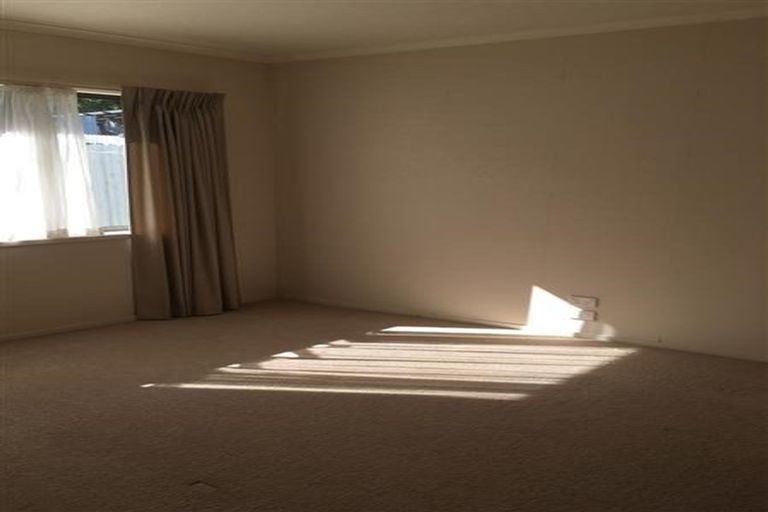 Photo of property in 5 Jomard Terrace, Northcross, Auckland, 0632