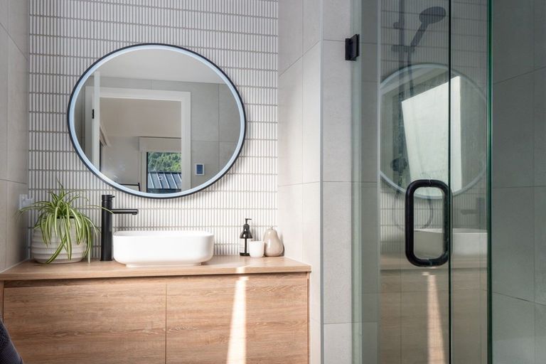 Photo of property in 24 Flynn Lane, Arrowtown, 9302