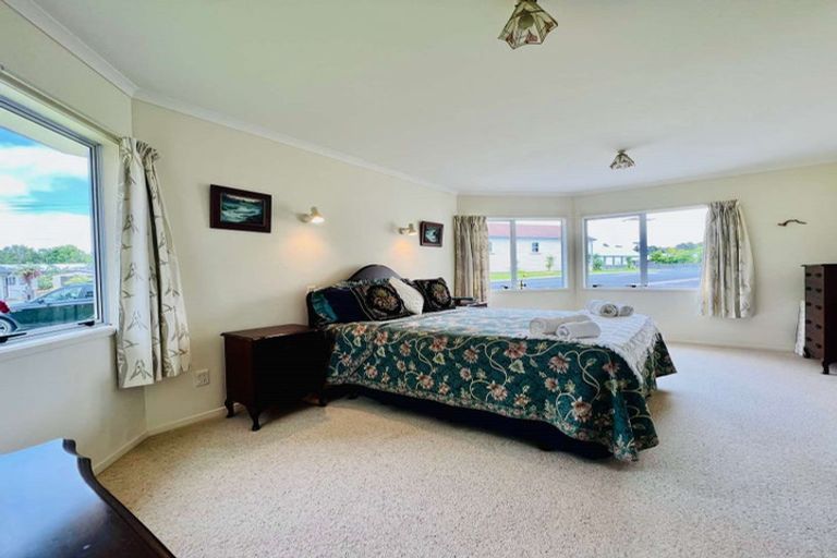 Photo of property in 90 Victoria Street, Coromandel, 3506