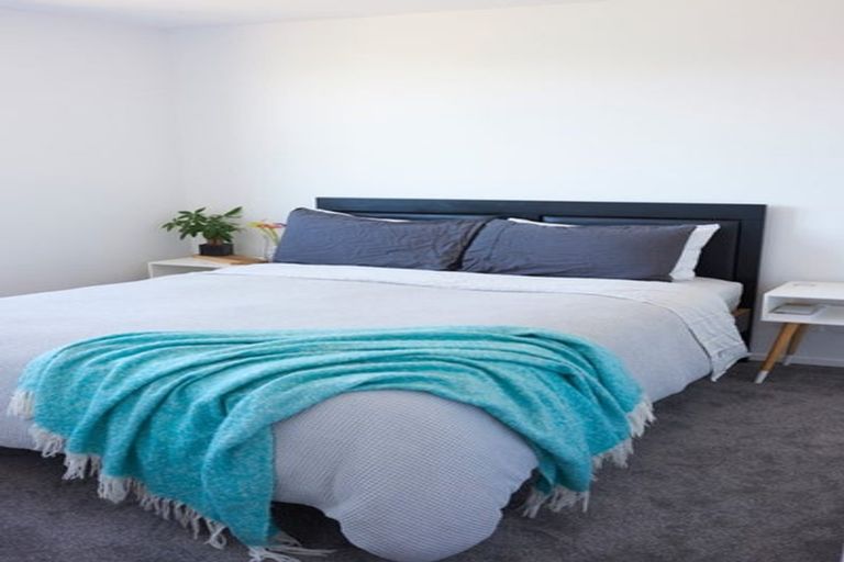 Photo of property in 52c Vodanovich Road, Te Atatu South, Auckland, 0610