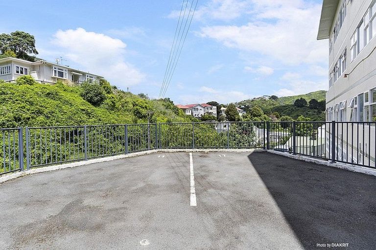 Photo of property in Parkland Flats, 17/51 Adams Terrace, Kelburn, Wellington, 6021