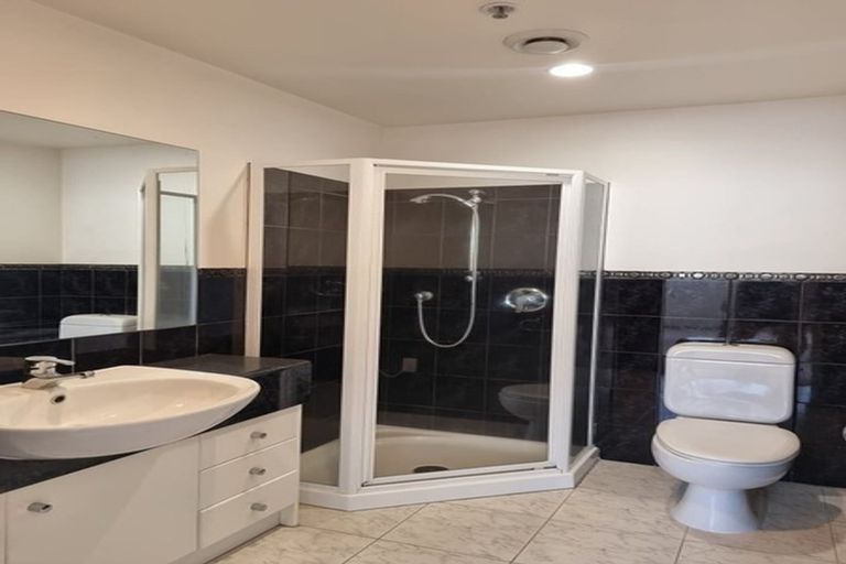 Photo of property in 3f/175 Hurstmere Road, Takapuna, Auckland, 0622