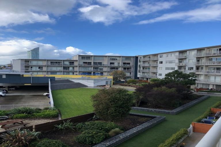 Photo of property in Shoal Haven Apartments, 112a/130 Anzac Street, Takapuna, Auckland, 0622