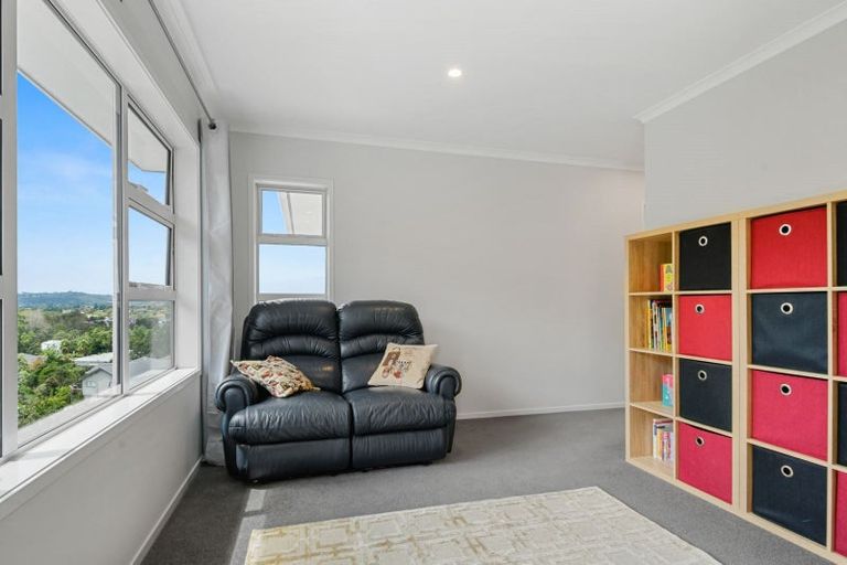 Photo of property in 11 Gavinike Place, Waimauku, 0812