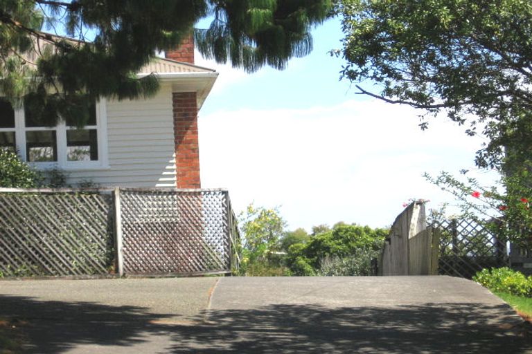 Photo of property in 1/206 Rangatira Road, Beach Haven, Auckland, 0626