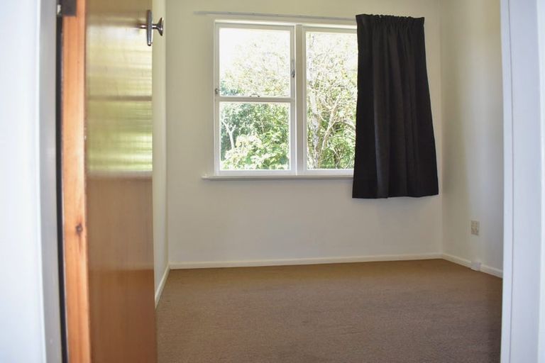 Photo of property in 25 Amundsen Grove, Stokes Valley, Lower Hutt, 5019