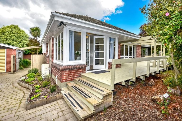 Photo of property in 201 Wairakei Road, Bryndwr, Christchurch, 8053
