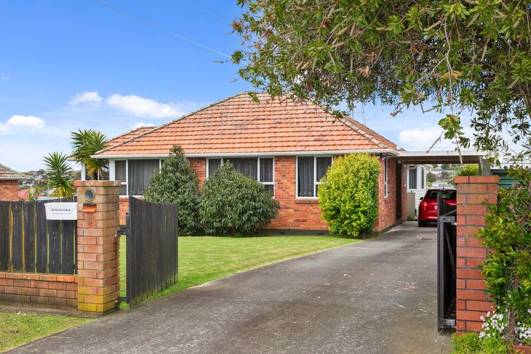 Photo of property in 6 Glass Road, Mount Roskill, Auckland, 1041