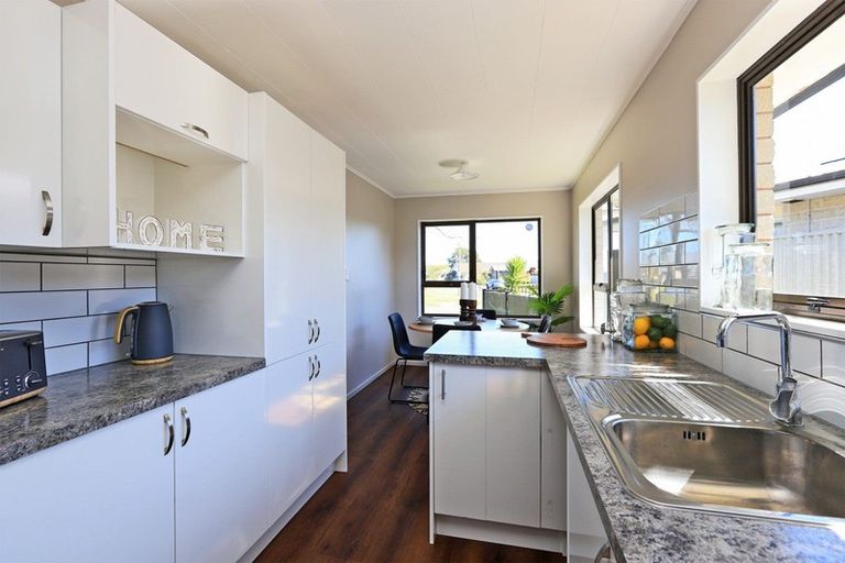 Photo of property in 13 Spriggs Crescent, Greenmeadows, Napier, 4112